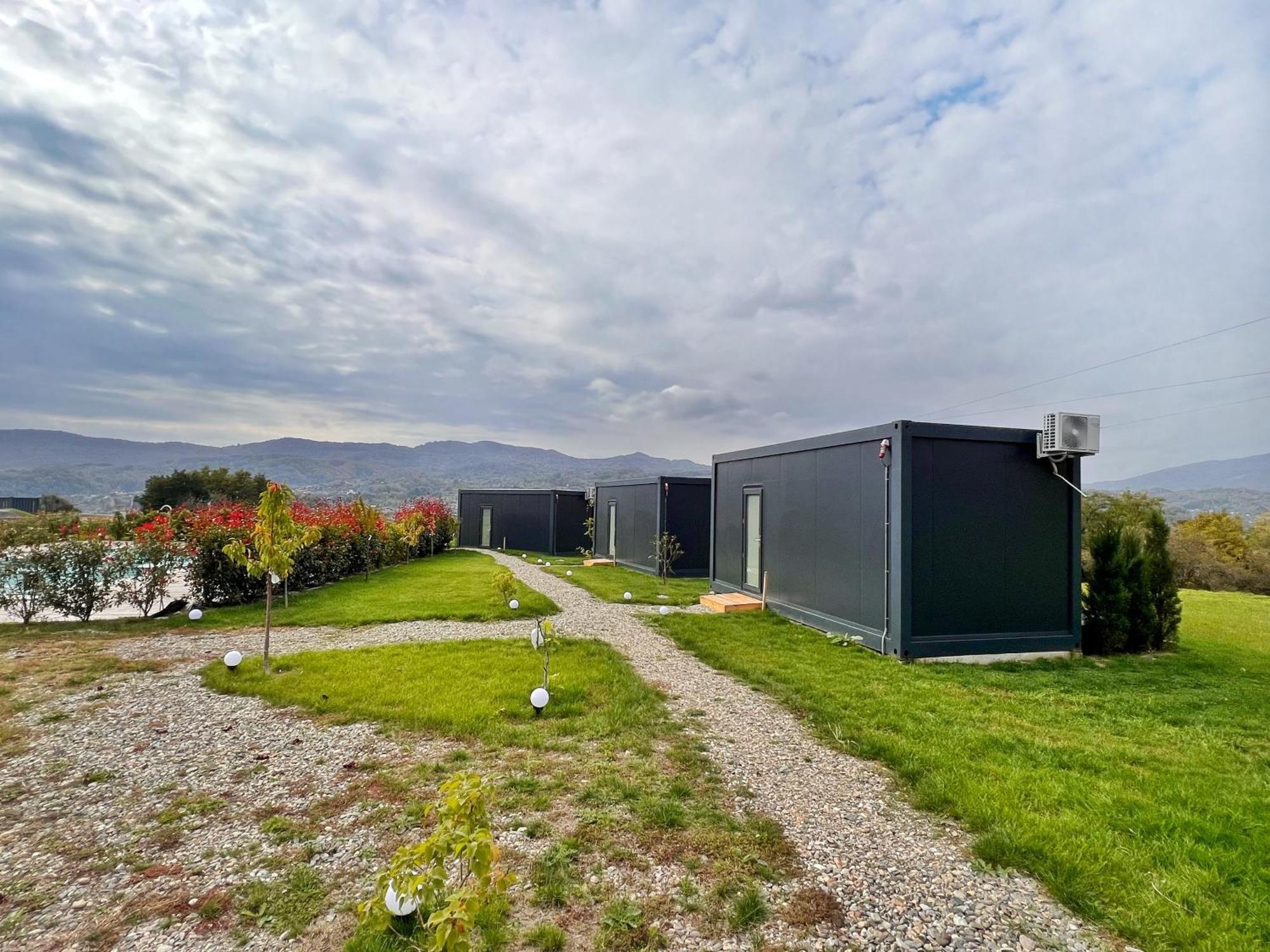 Flandra Glamping Hotel Corbeni Exterior photo