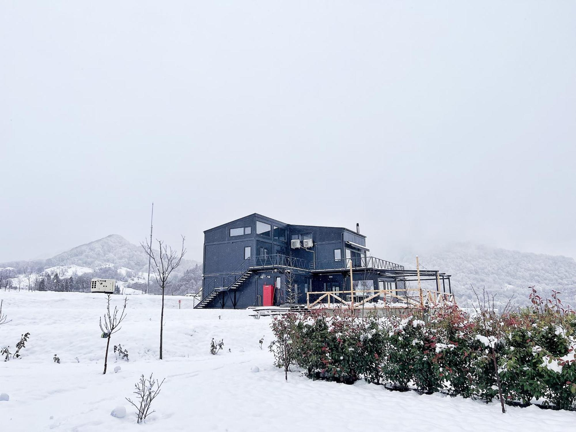Flandra Glamping Hotel Corbeni Exterior photo
