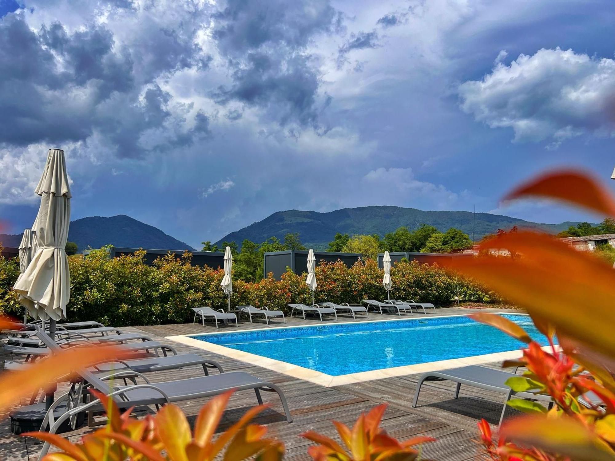 Flandra Glamping Hotel Corbeni Exterior photo